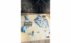 Kinderteppich Giraffe | Giraffe über Kopf