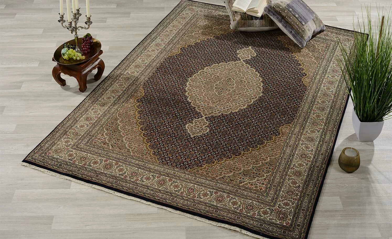 Handgeknüpfter Kurzflorteppich Cavari Mahi | 140x200 cm Schwarz / Creme